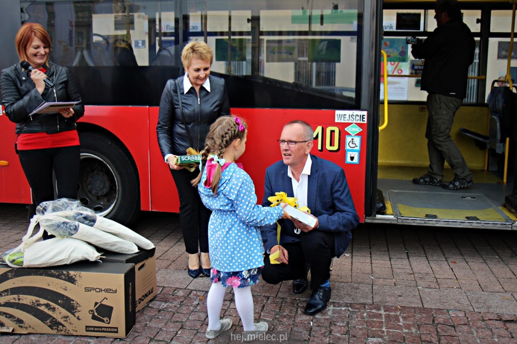 Dwa autobusowe eksperymenty w Mielcu