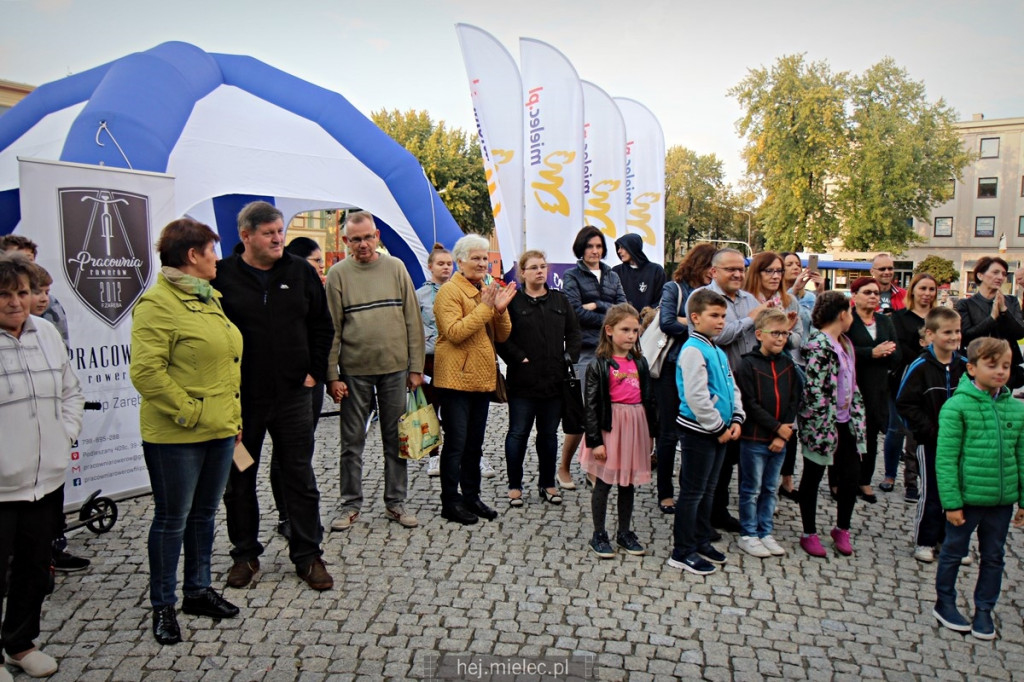 Dwa autobusowe eksperymenty w Mielcu