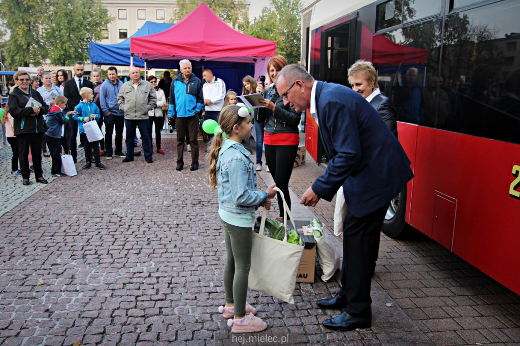 Dwa autobusowe eksperymenty w Mielcu