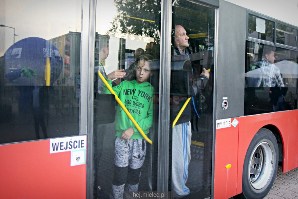 Dwa autobusowe eksperymenty w Mielcu