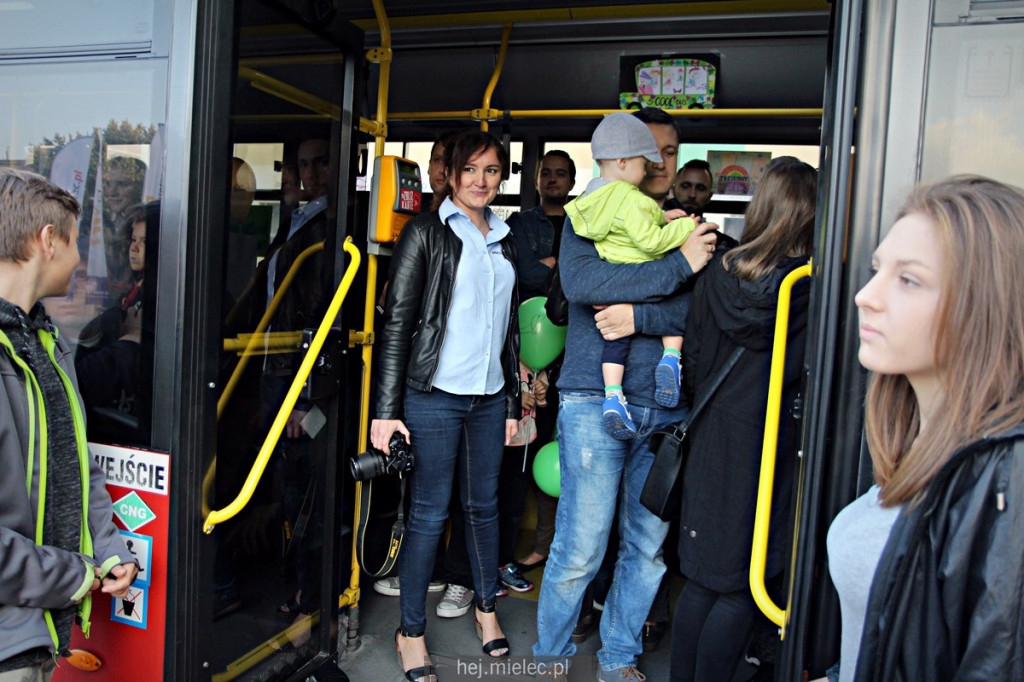 Dwa autobusowe eksperymenty w Mielcu