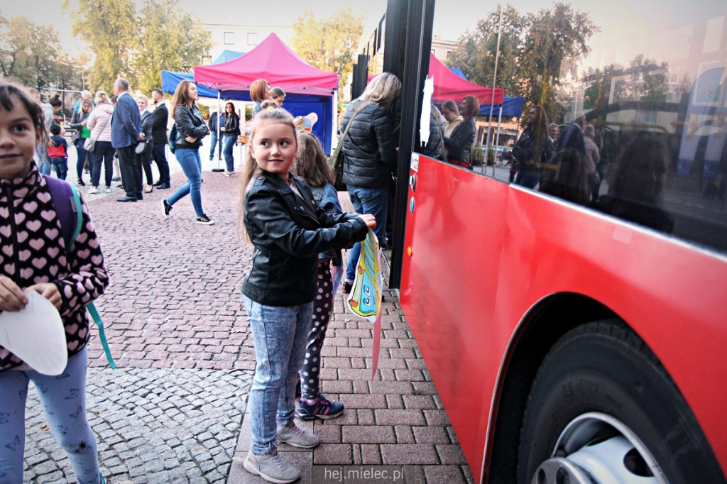 Dwa autobusowe eksperymenty w Mielcu