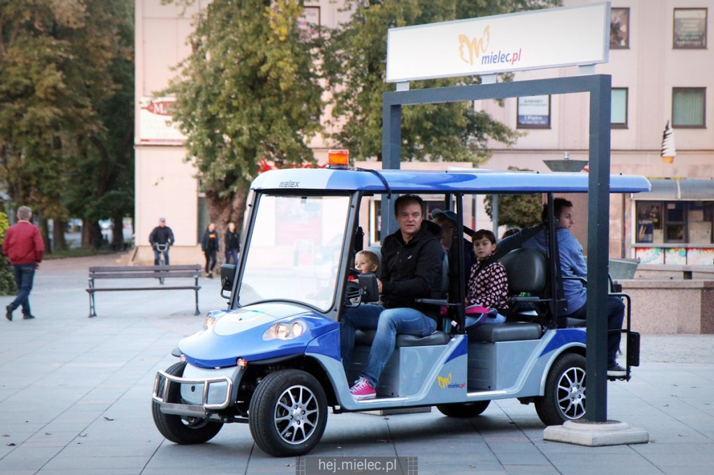 Dwa autobusowe eksperymenty w Mielcu