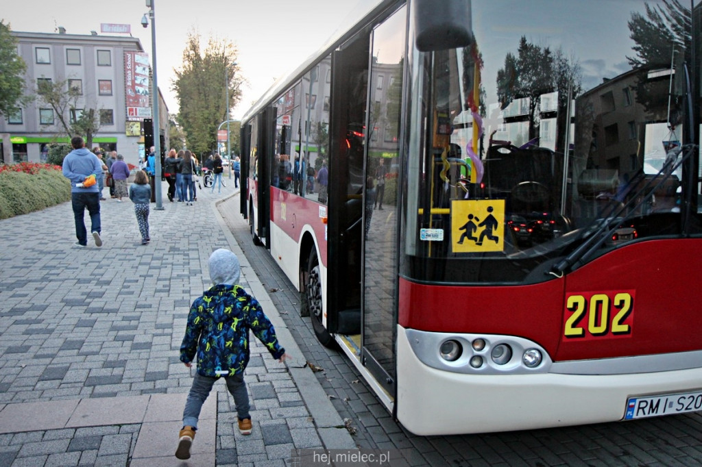 Dwa autobusowe eksperymenty w Mielcu