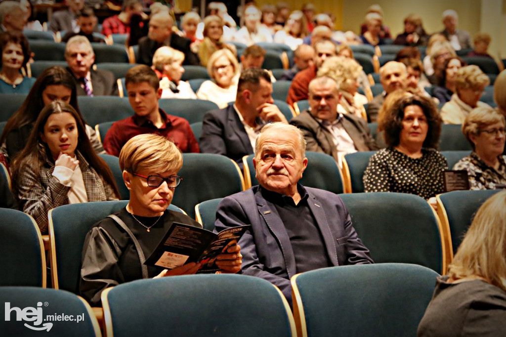 Koncert Andrzeja Szęszoła z zespołem i orkiestrą