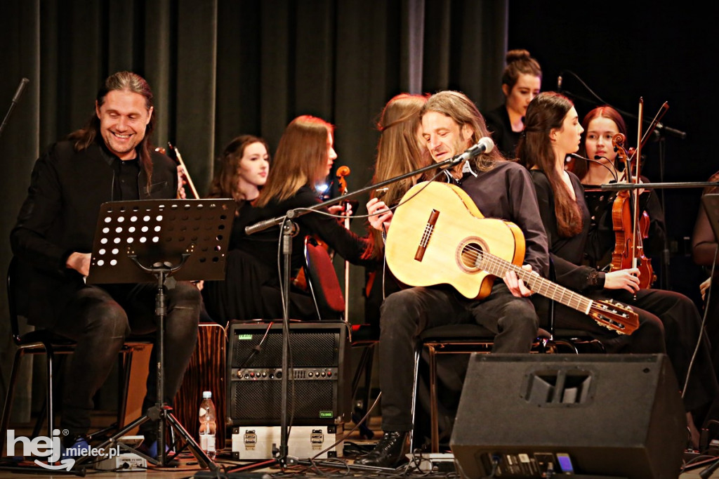 Koncert Andrzeja Szęszoła z zespołem i orkiestrą
