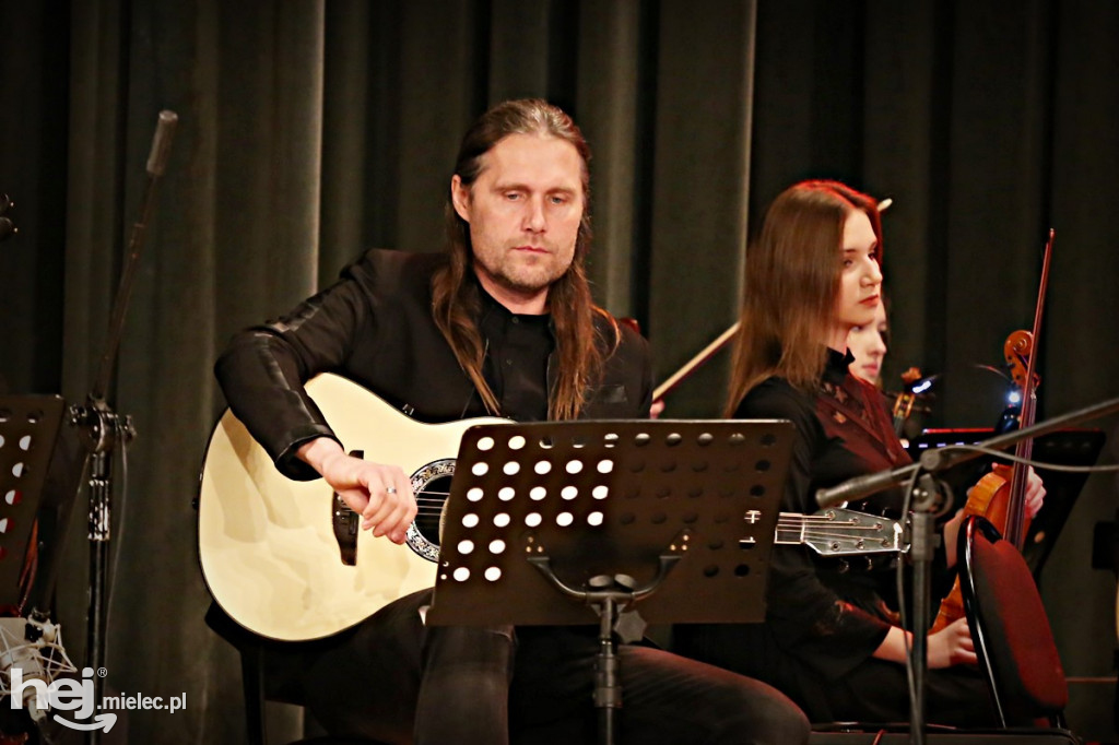 Koncert Andrzeja Szęszoła z zespołem i orkiestrą