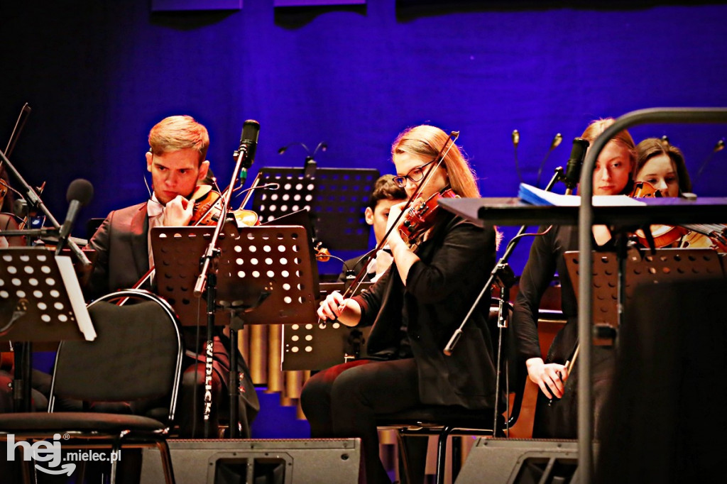 Koncert Andrzeja Szęszoła z zespołem i orkiestrą