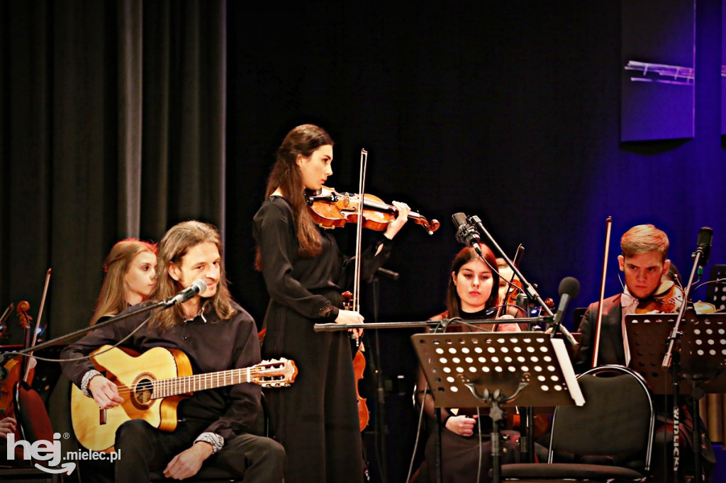 Koncert Andrzeja Szęszoła z zespołem i orkiestrą