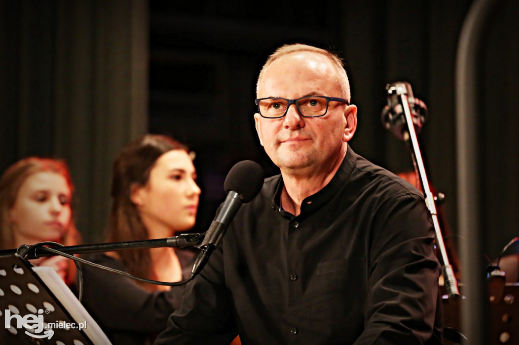 Koncert Andrzeja Szęszoła z zespołem i orkiestrą