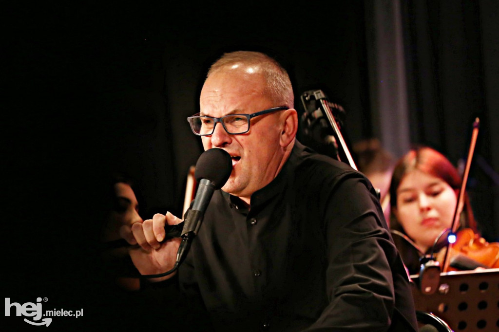 Koncert Andrzeja Szęszoła z zespołem i orkiestrą