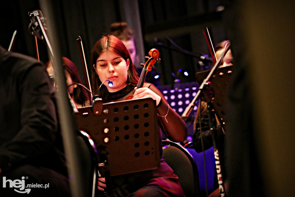 Koncert Andrzeja Szęszoła z zespołem i orkiestrą