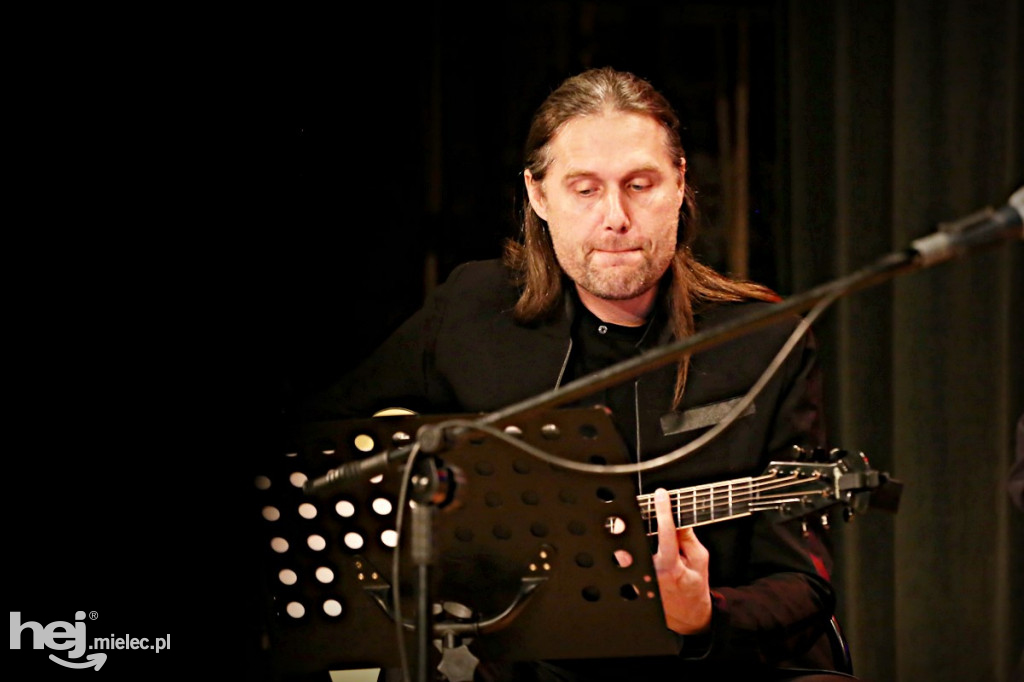 Koncert Andrzeja Szęszoła z zespołem i orkiestrą