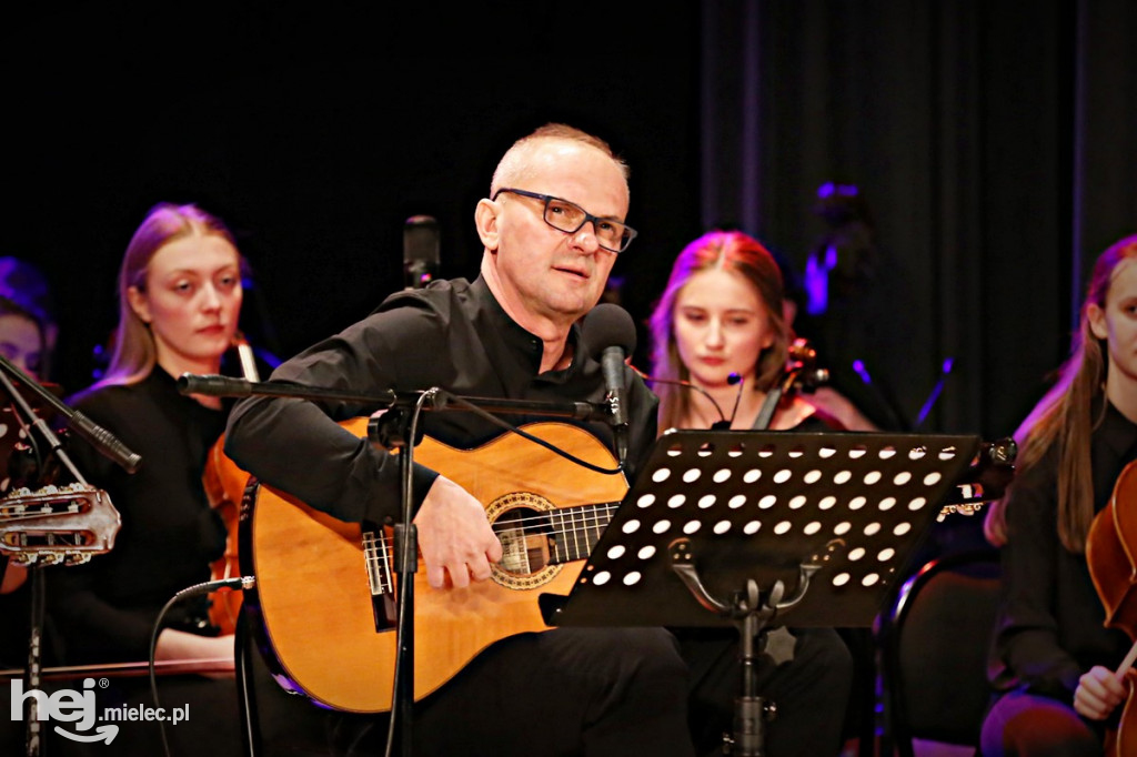 Koncert Andrzeja Szęszoła z zespołem i orkiestrą