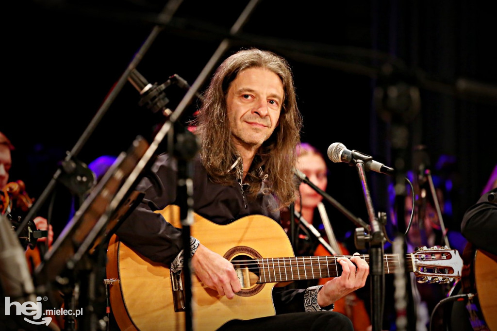 Koncert Andrzeja Szęszoła z zespołem i orkiestrą