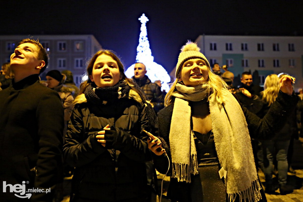 Mielczanie powitali 2019 rok na Placu AK