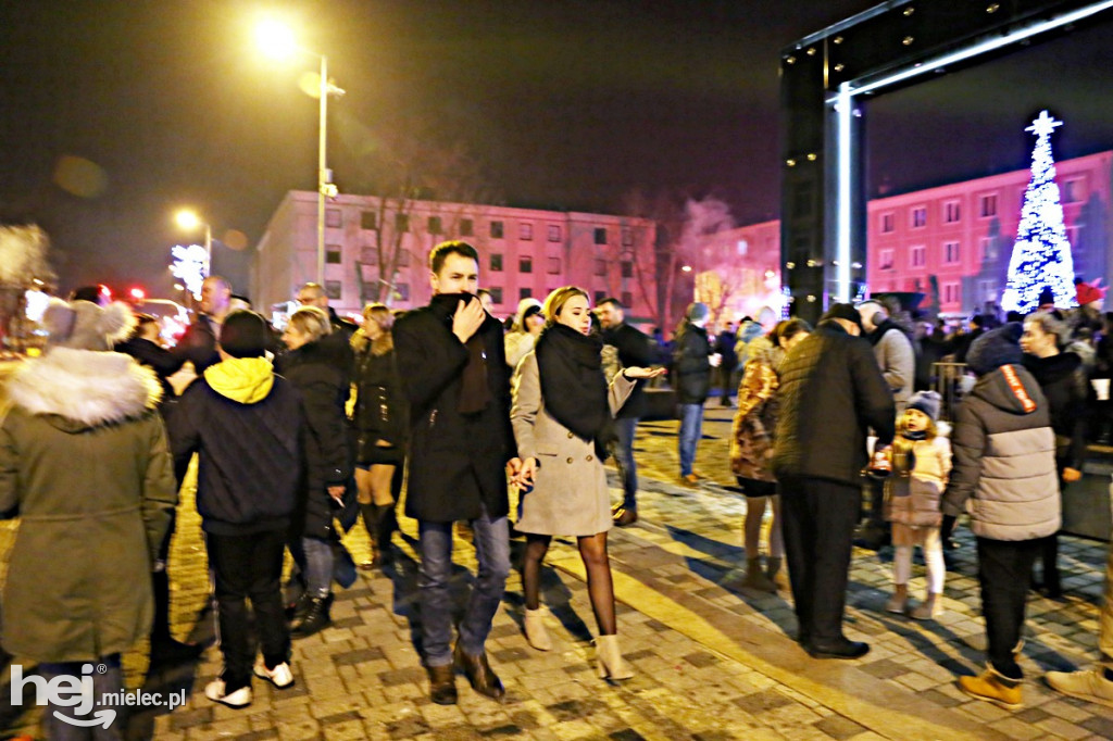 Mielczanie powitali 2019 rok na Placu AK