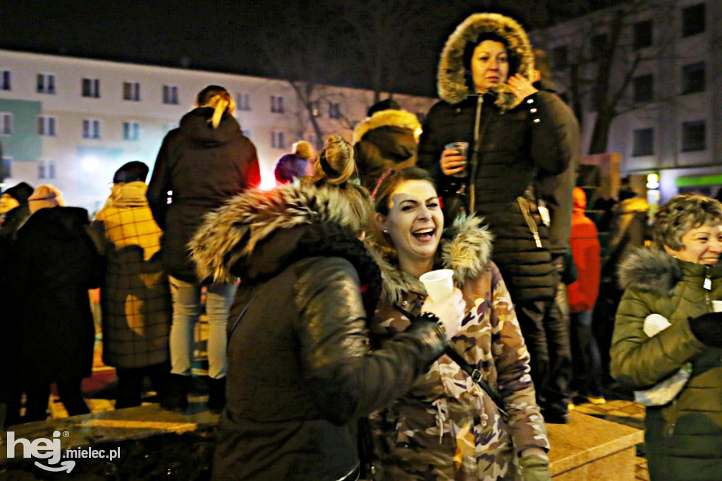 Mielczanie powitali 2019 rok na Placu AK