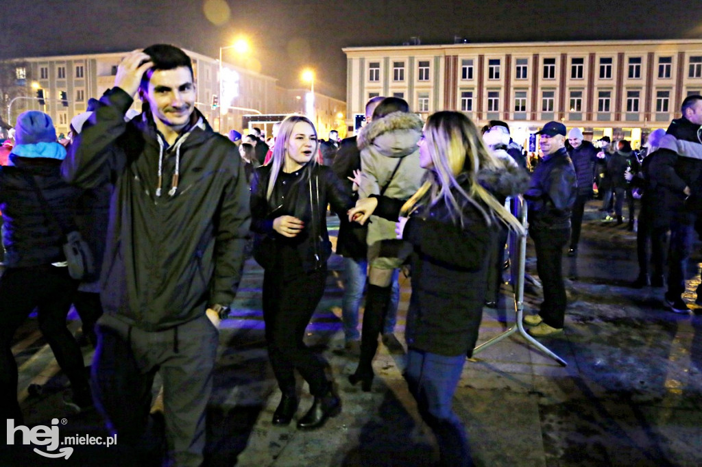 Mielczanie powitali 2019 rok na Placu AK