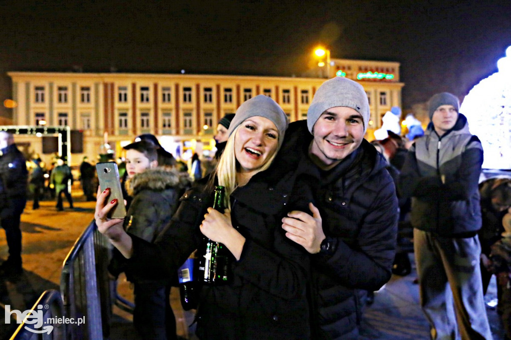 Mielczanie powitali 2019 rok na Placu AK