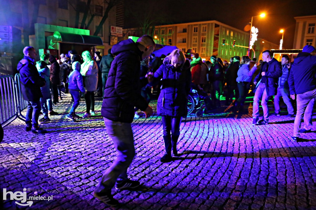Mielczanie powitali 2019 rok na Placu AK