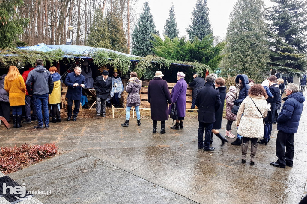 Trzech Króli odwiedziło żywą szopkę w Borkach Nizińskich