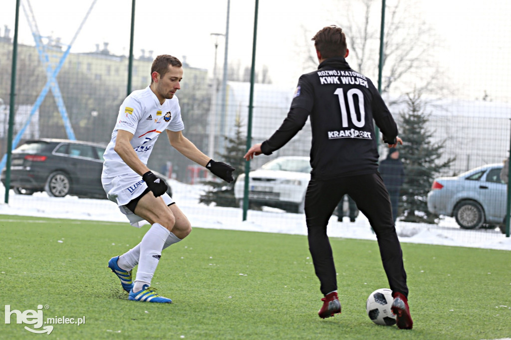 Sparing: Stal - Rozwój