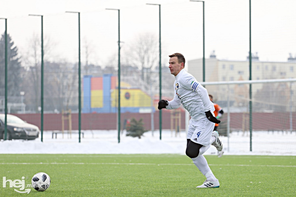 Sparing: Stal - Rozwój