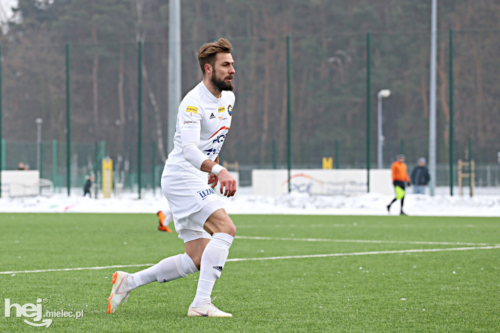 Sparing: Stal - Rozwój