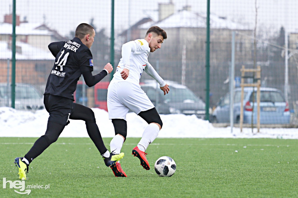 Sparing: Stal - Rozwój