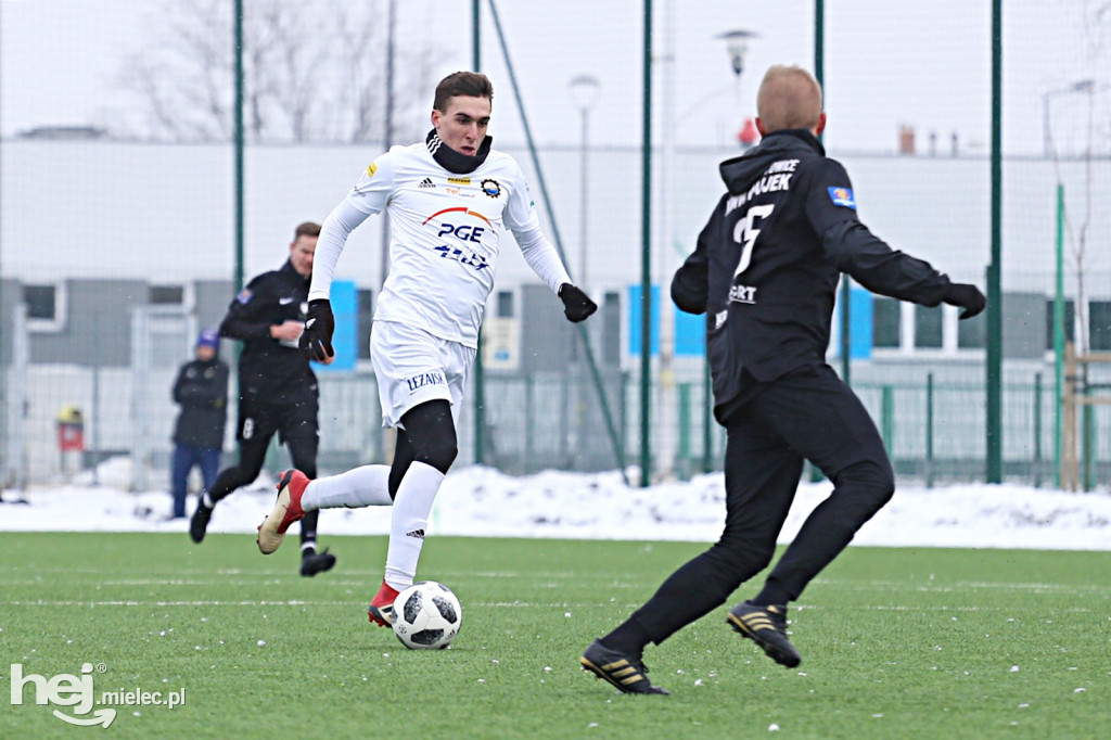 Sparing: Stal - Rozwój