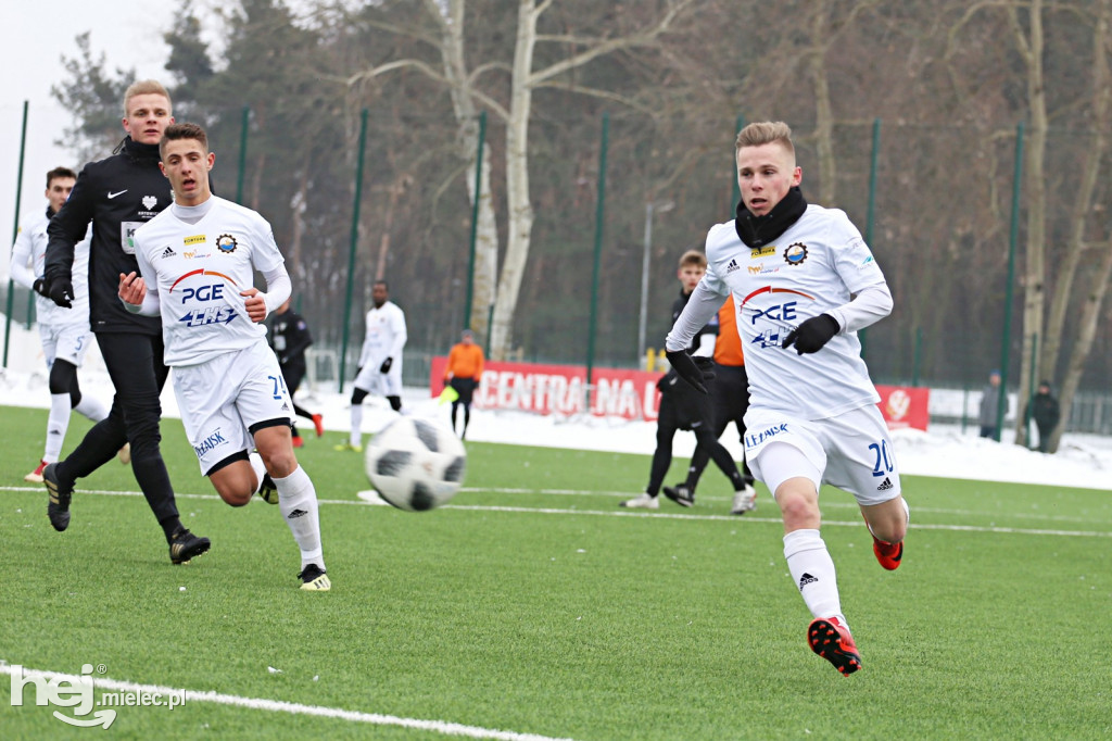 Sparing: Stal - Rozwój