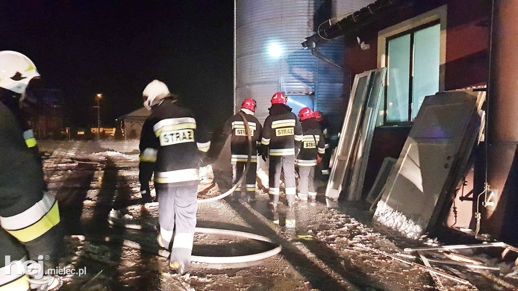 Pożar silosa z wiórami