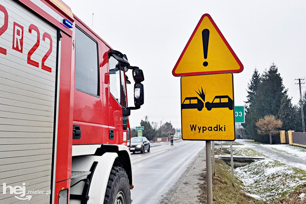 Opel wpadł przed TIR-a