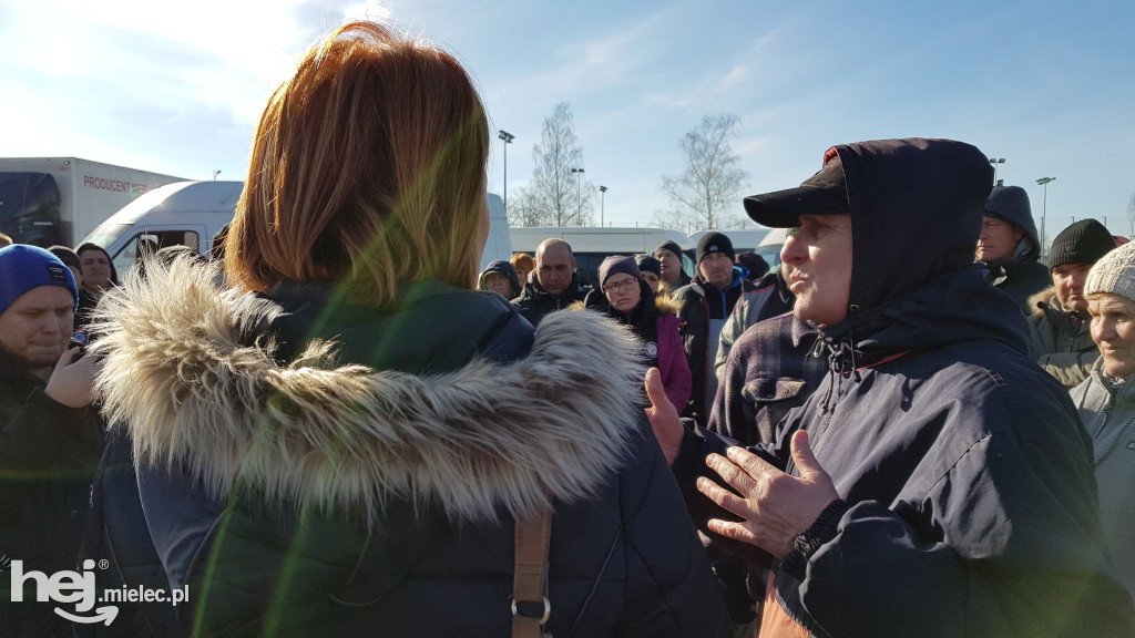 Protest kupców na bazarze