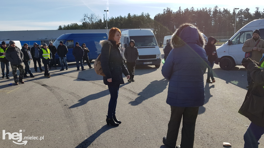 Protest kupców na bazarze