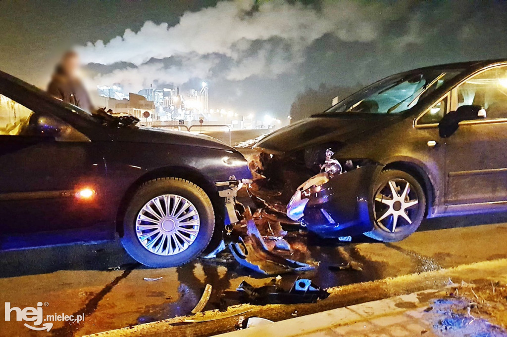 Czołowe zderzenie w strefie ekonomicznej