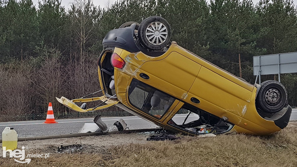 Dachowanie na trasie Mielec - Połaniec