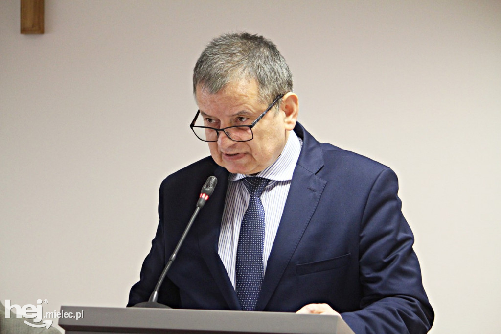 Sesja Rady Powiatu. Temat: szpital