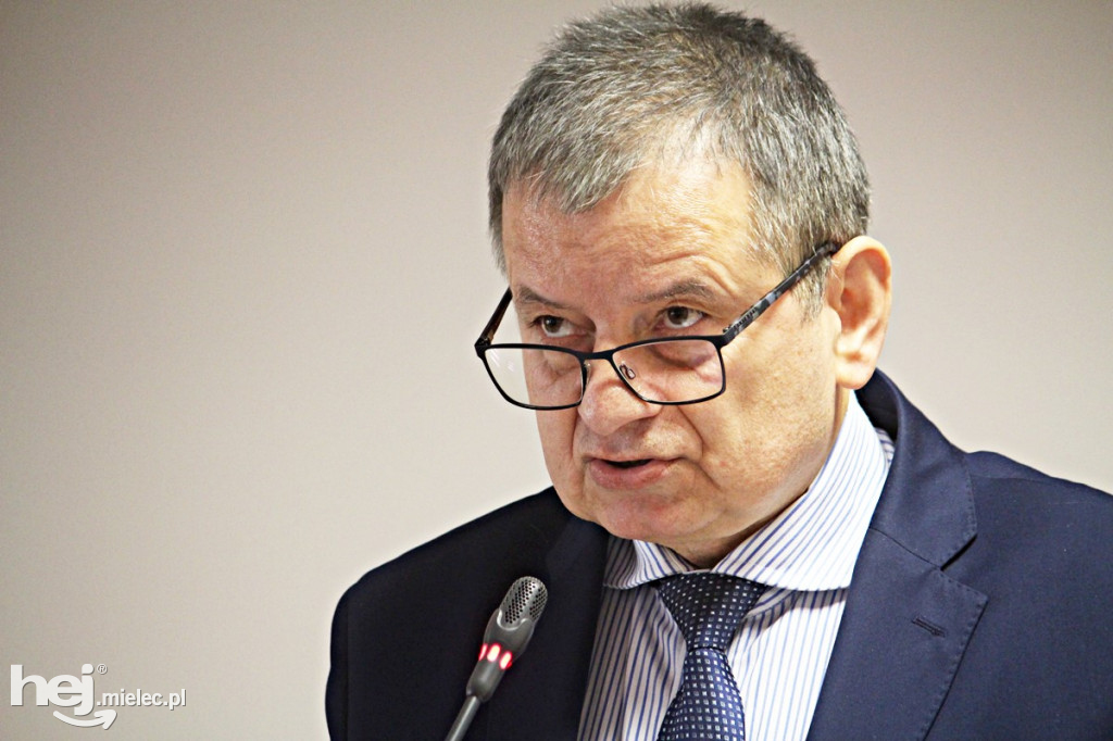 Sesja Rady Powiatu. Temat: szpital