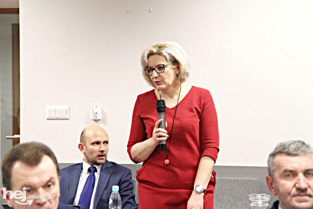Sesja Rady Powiatu. Temat: szpital