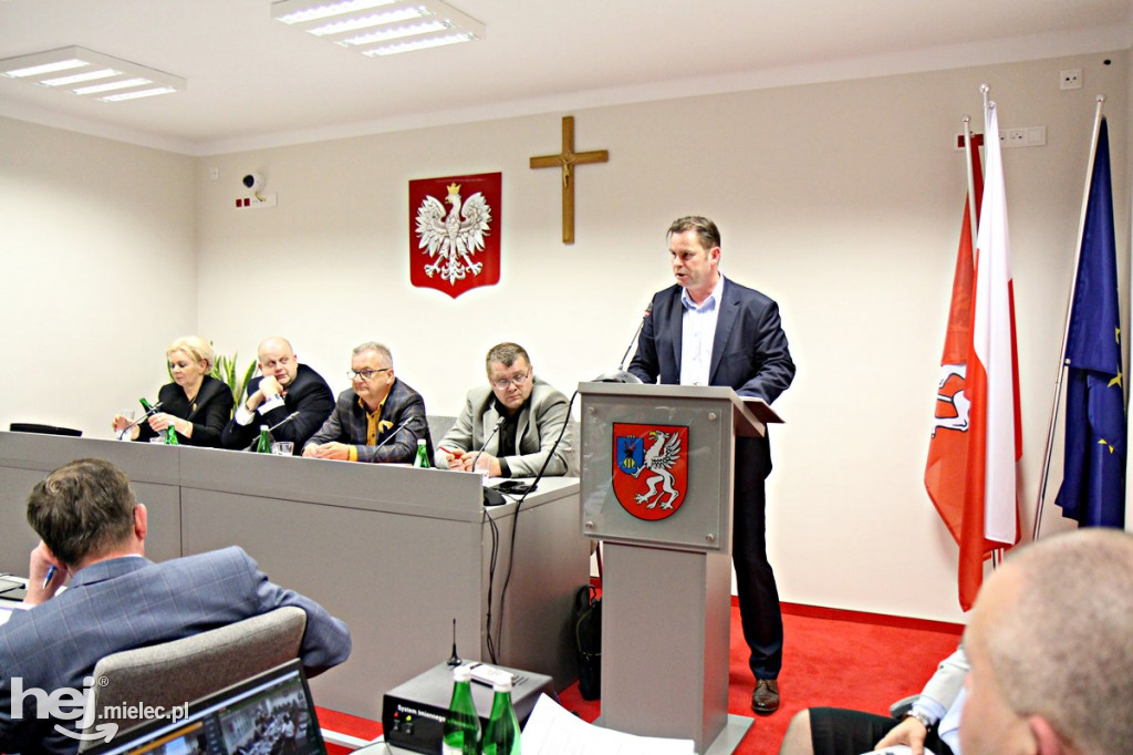 Sesja Rady Powiatu. Temat: szpital