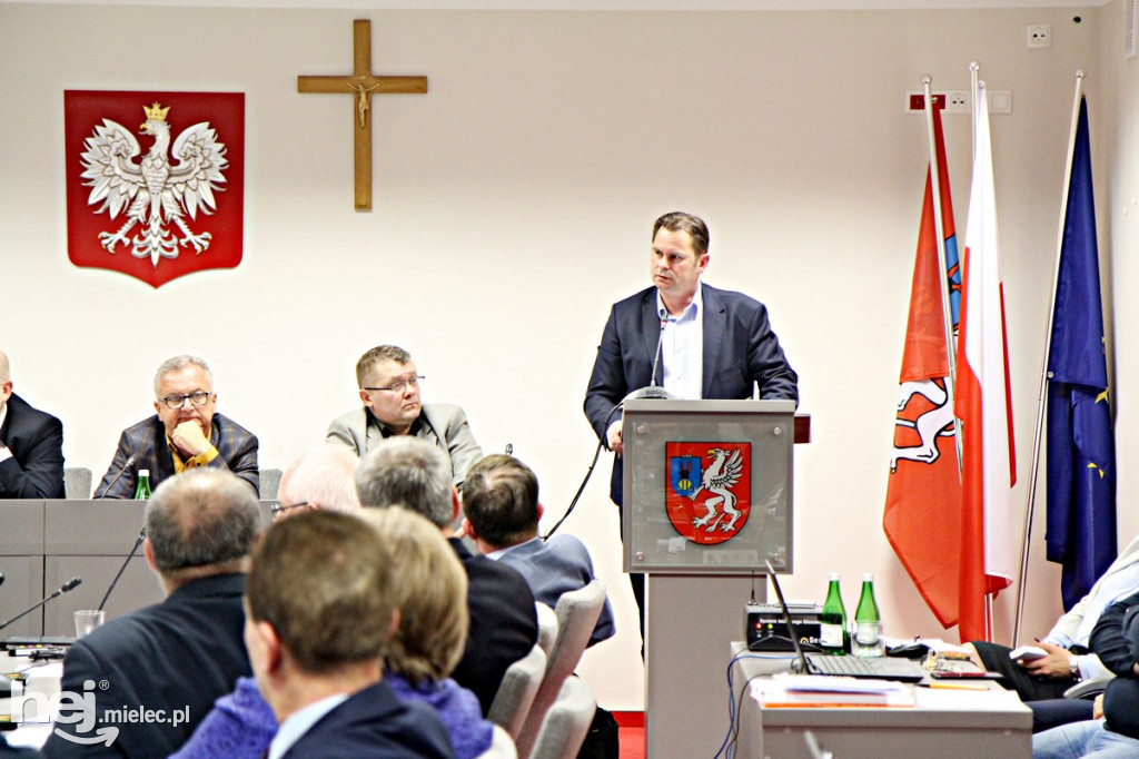 Sesja Rady Powiatu. Temat: szpital