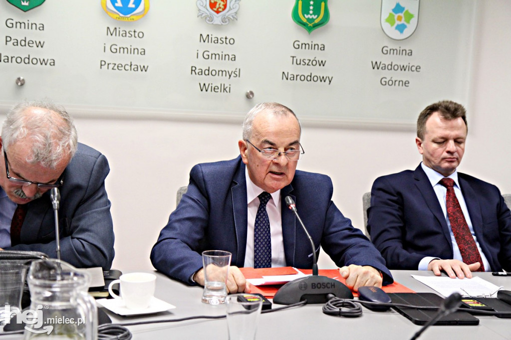 Sesja Rady Powiatu. Temat: szpital