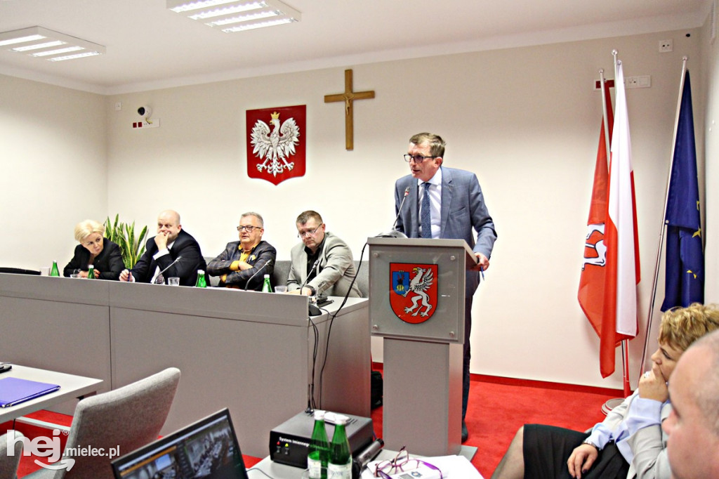 Sesja Rady Powiatu. Temat: szpital