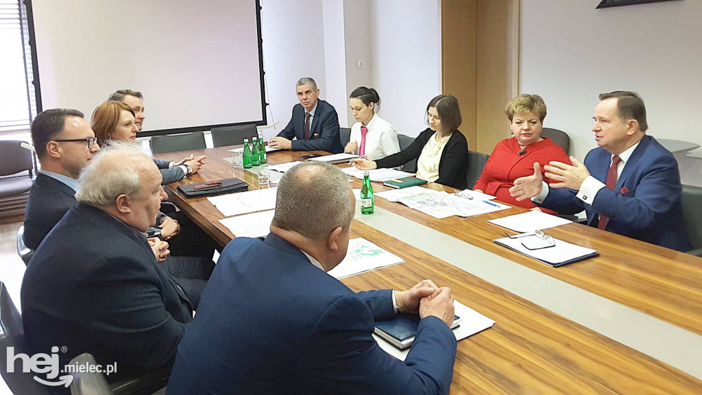 Robocze spotkanie ws. budowy węzła drogowego w Mielcu