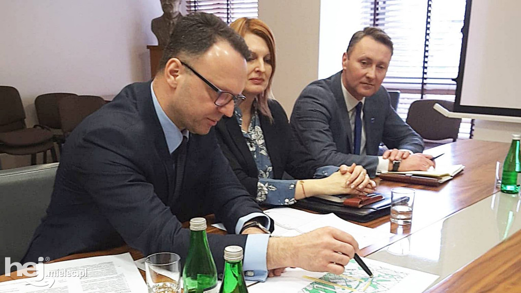 Robocze spotkanie ws. budowy węzła drogowego w Mielcu
