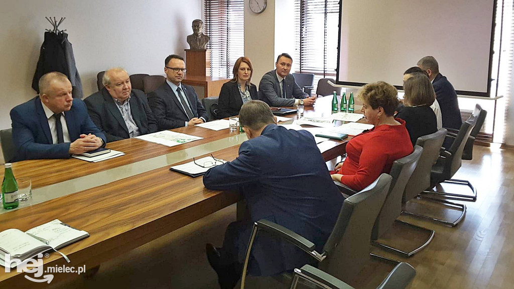 Robocze spotkanie ws. budowy węzła drogowego w Mielcu