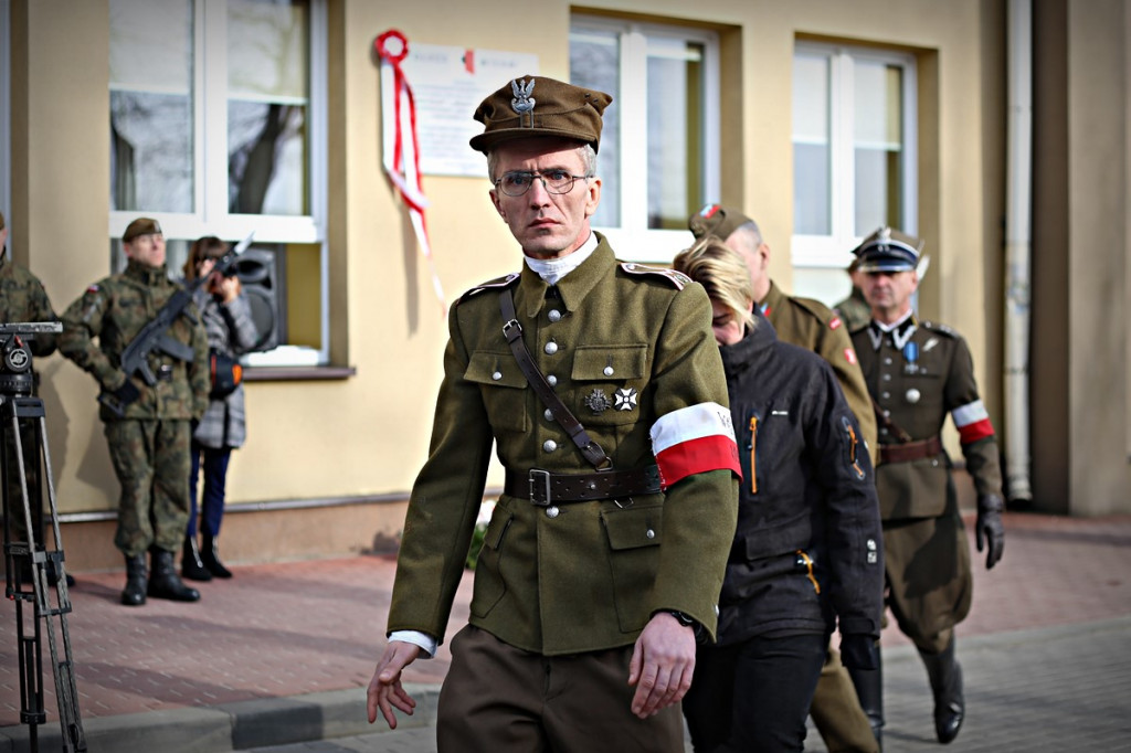 Tablica pamiątkowa na I LO