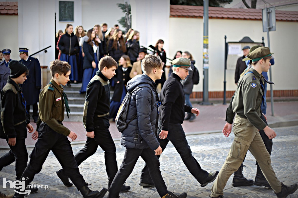Tablica pamiątkowa na I LO